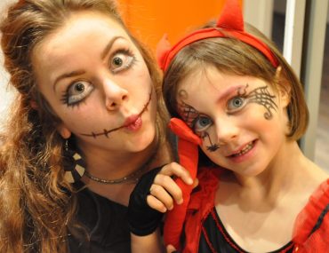 maquillage-diable-fille-halloween
